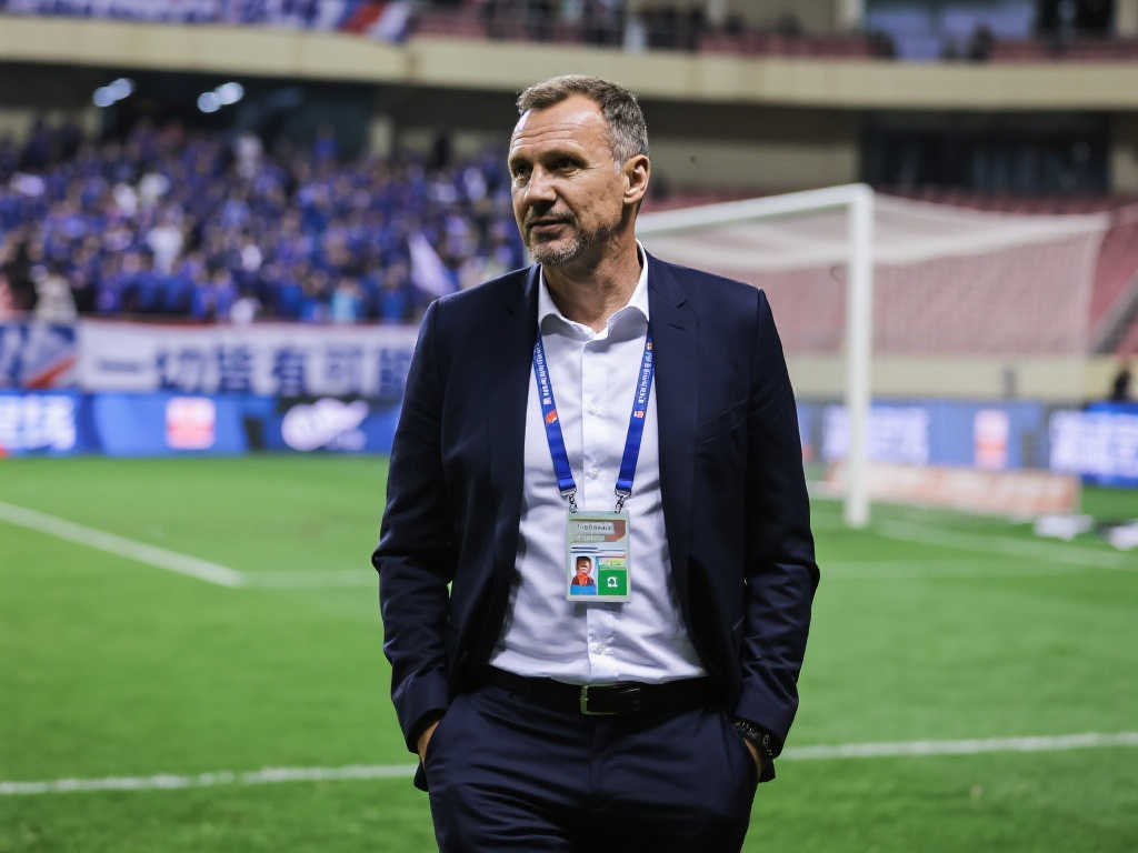 他无不熟悉 他无不熟悉